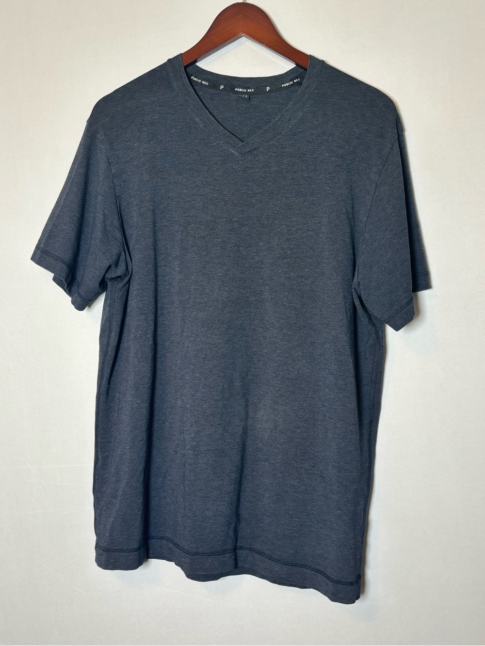Public Rec Classic Men's V-Neck T-Shirt - Charcoal Navy Sz Medium